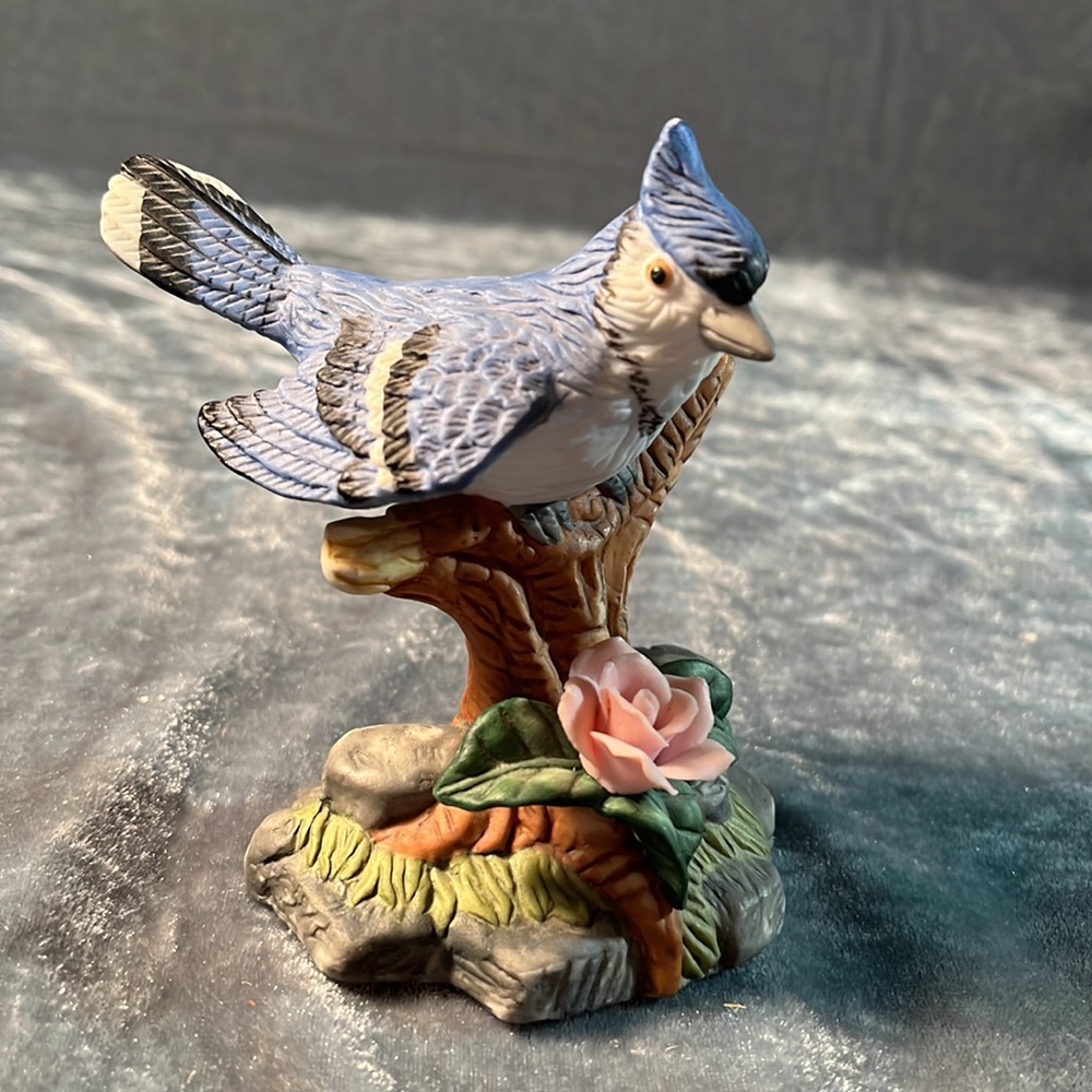 Blue Jay Porcelain Bird Figurine - Picture 2 of 6